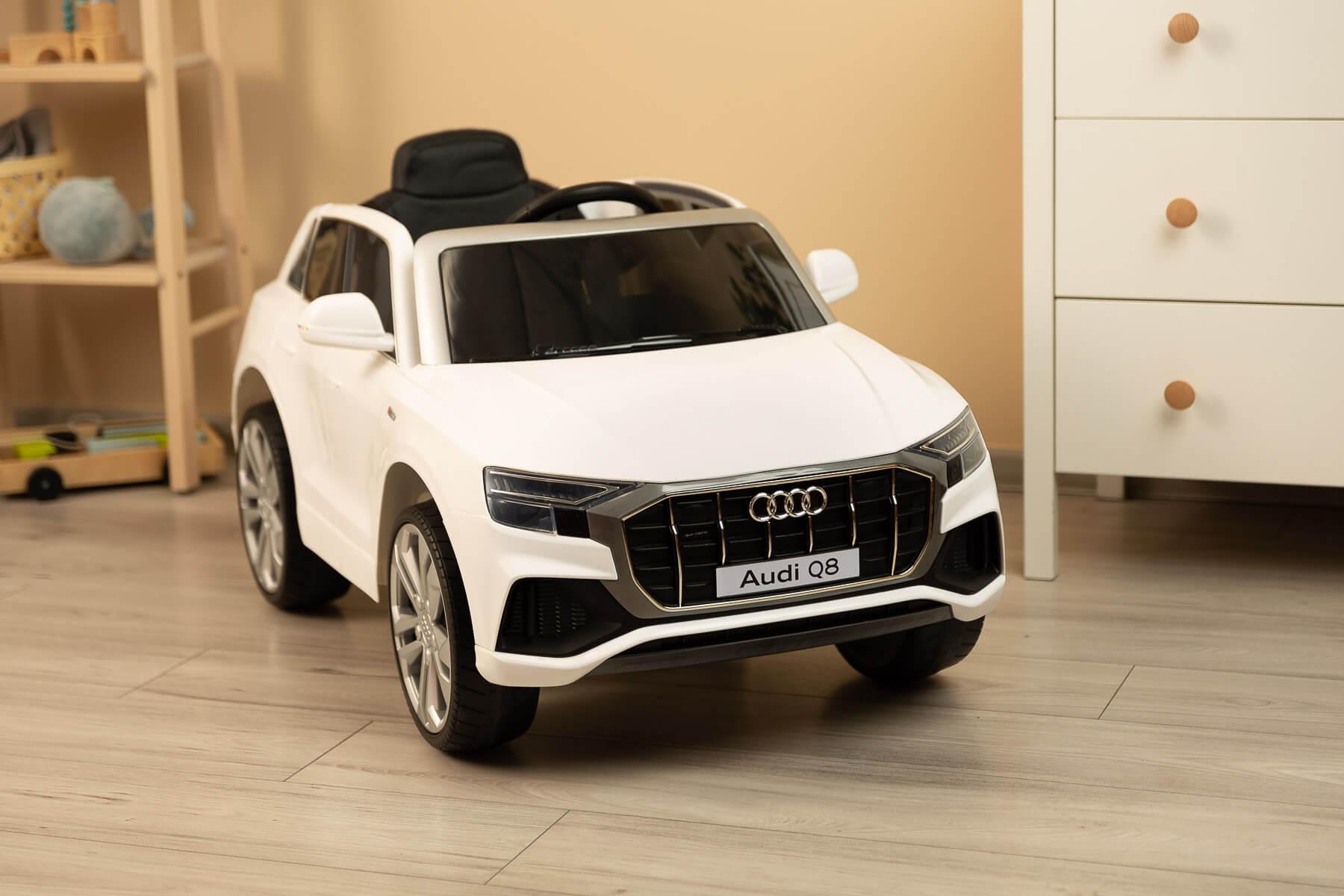 AKUMULATORSKO VOZILO AUDI RS Q8