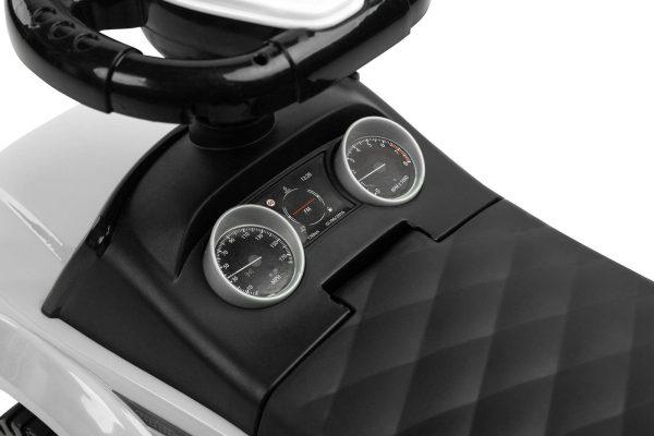 Poganjalec športni avto